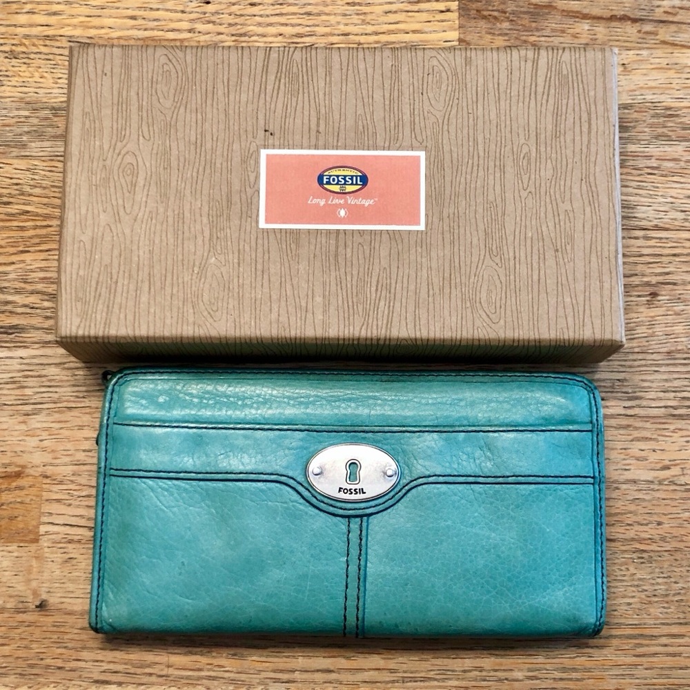 Fossil Aqua Marlow Zip Clutch